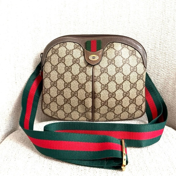 Gucci Handbags - Authentic Gucci crossbody bag brown monogram coated canvas